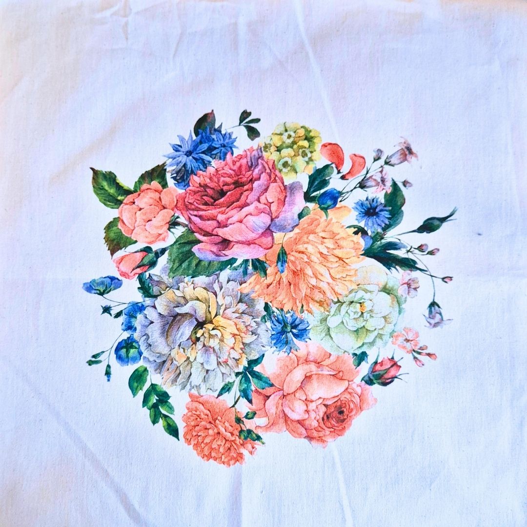 Cojín con tela sobrante para armarlo de 40x40cm.